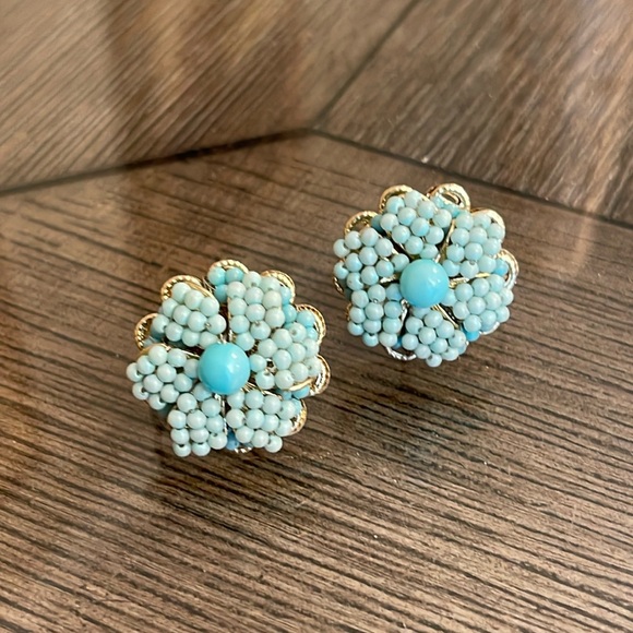 Vintage Japan Blue Flower Seed Bead Screw Back Clip Earrings - Picture 14 of 14